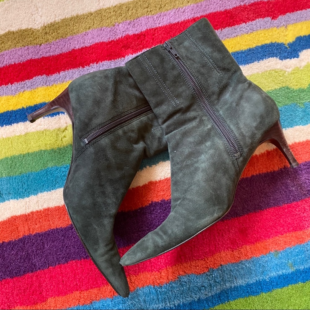 Size 8M Nine West suede ankle boots (3/$18) - Picture 3 of 7